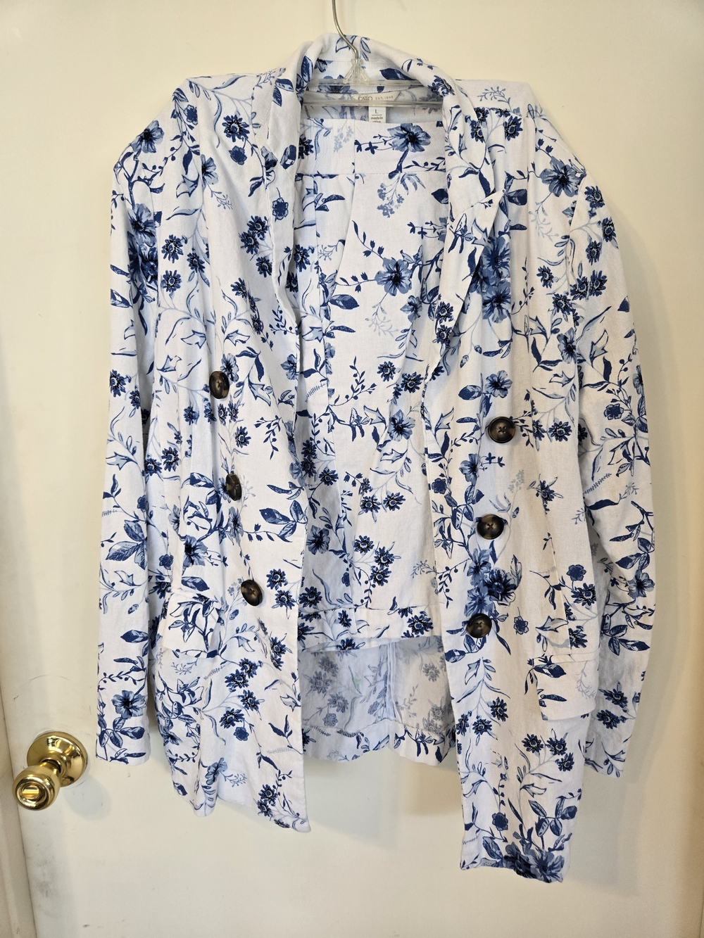 Women’s White & Blue Floral Double-Breasted Jacket & Shorts Set